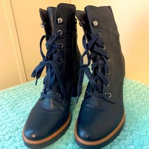 - Naturalized Callie bootie size 10